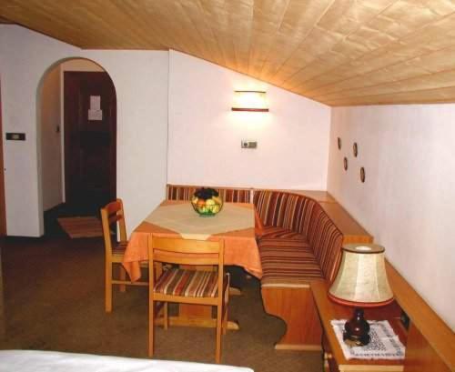 Apparthotel Taufenbrunn Parcines Δωμάτιο φωτογραφία
